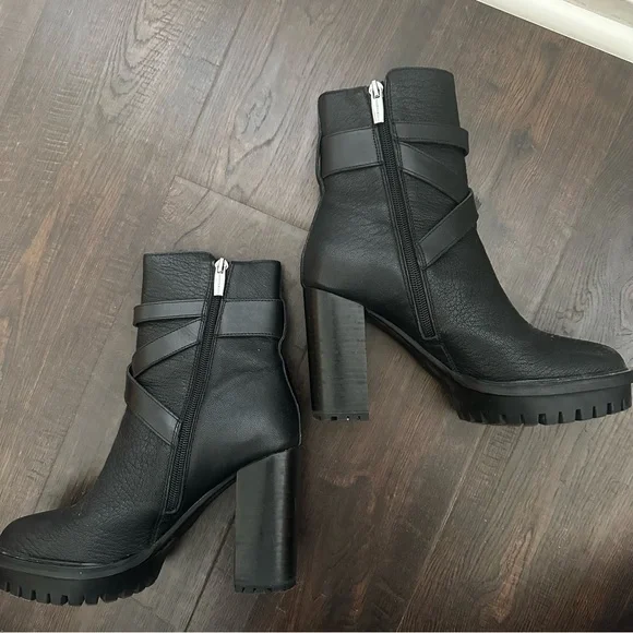 Vince Camuto Black Buckle Platform Heeled Ankle Moto Boots - Picture 3 of 9